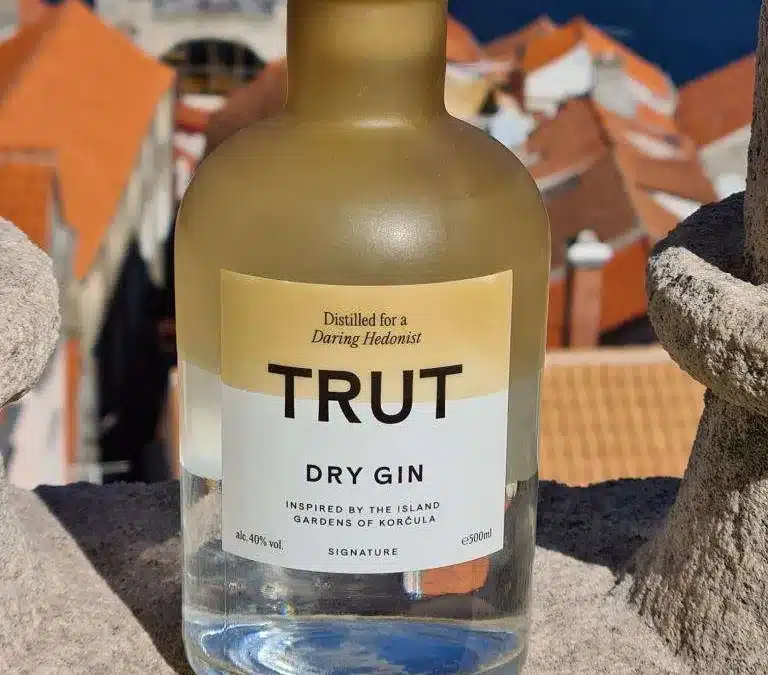 OPG Komparak - Gin Trut