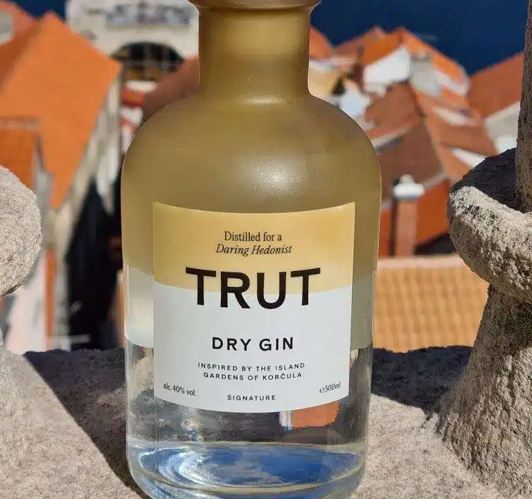 OPG Komparak - Gin Trut